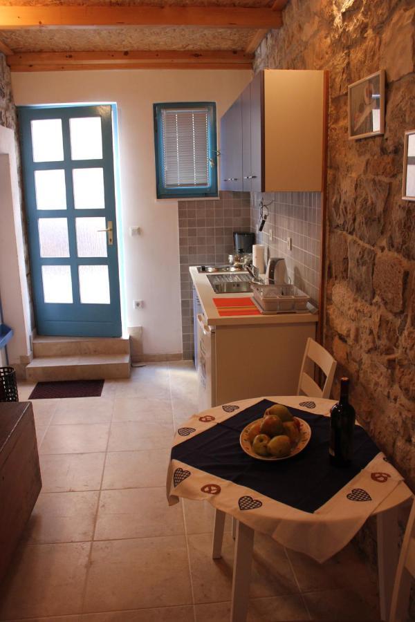 Lira - Studio Apartment Trogir Exterior foto